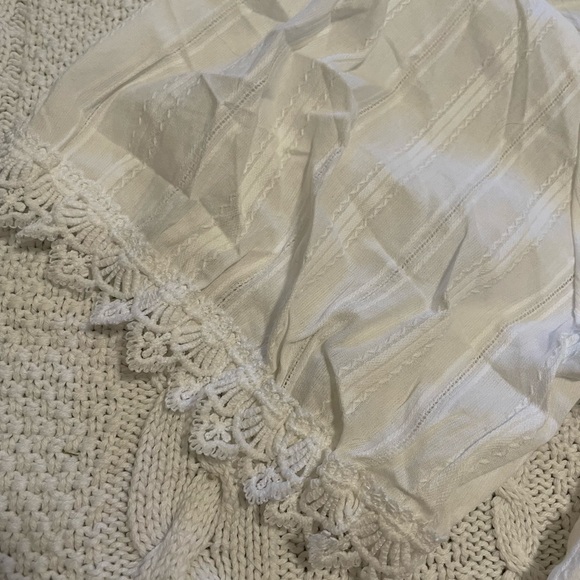 Hayden White Lace Blouse - Picture 4 of 5